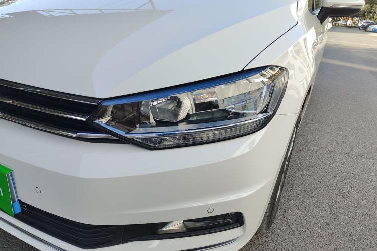 Used Volkswagen Touran 2021 Touran L 280TSI DSG Comfort Edition 7 Seats Left Front Headlight