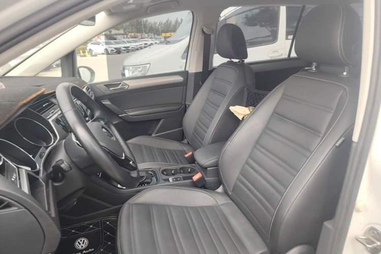Used Volkswagen Touran 2021 Volkswagen Touran L 280TSI DSG Boundary Edition 7-Seater Left Front Seat