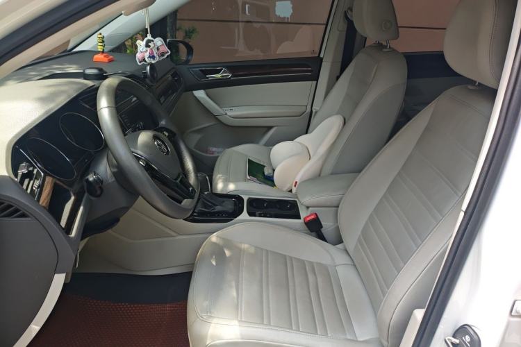 Used Volkswagen Touran 2021 Tiguan L 280TSI DSG Boundary-Pushing Luxury Edition 6 Seats Left Front Seat