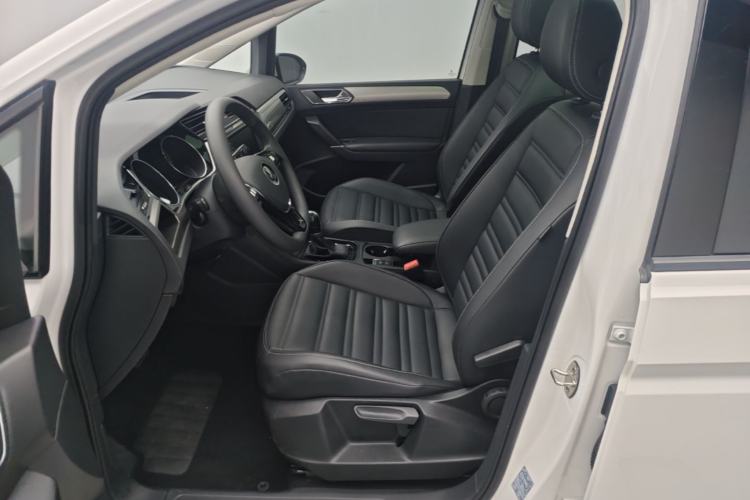 Used Volkswagen Touran 2021 Touran L 280TSI DSG Comfort Edition 7 Seats Left Front Seat