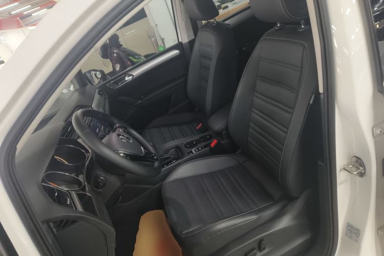 Used Volkswagen Touran 2021 Volkswagen Touran L 280TSI DSG Boundary Edition 7-Seater Left Front Seat