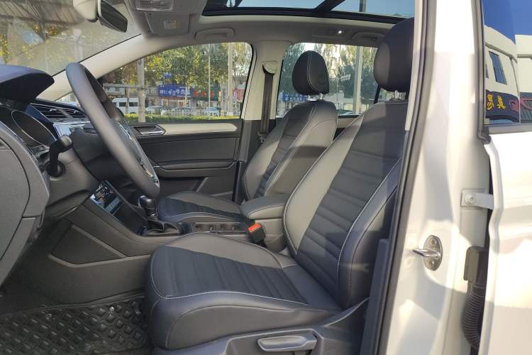 Used Volkswagen Touran 2021 Touran L 280TSI DSG Comfort Edition 7 Seats Left Front Seat