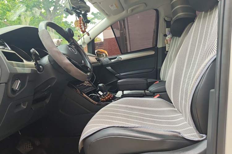 Used Volkswagen Touran 2021 Tiguan L 280TSI DSG Boundary-Pushing Luxury Edition 6 Seats Left Front Seat