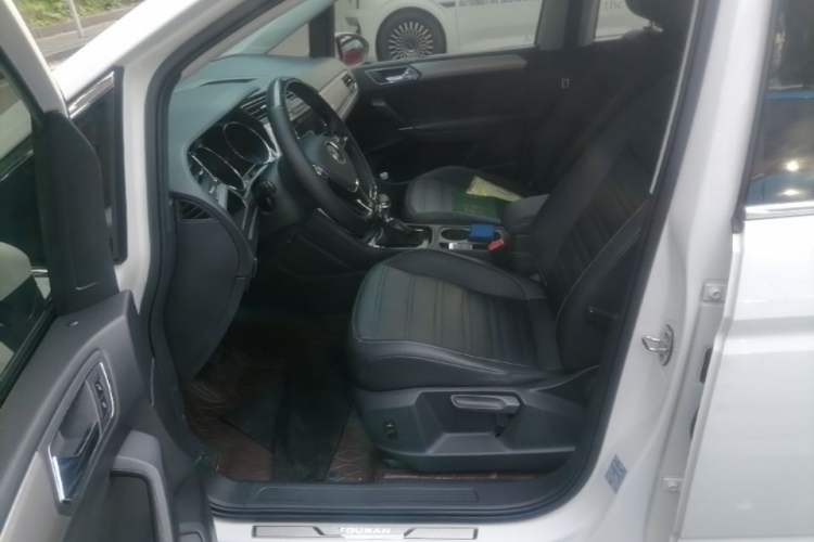 Used Volkswagen Touran 2021 Touran L 280TSI DSG Comfort Edition 7 Seats Left Front Seat