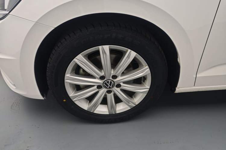 Used Volkswagen Touran 2021 Touran L 280TSI DSG Comfort Edition 7 Seats Left Front Wheel Hub