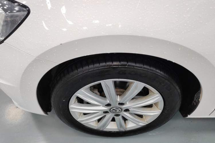 Used Volkswagen Touran 2021 Touran L 280TSI DSG Comfort Edition 7 Seats Left Front Wheel Hub
