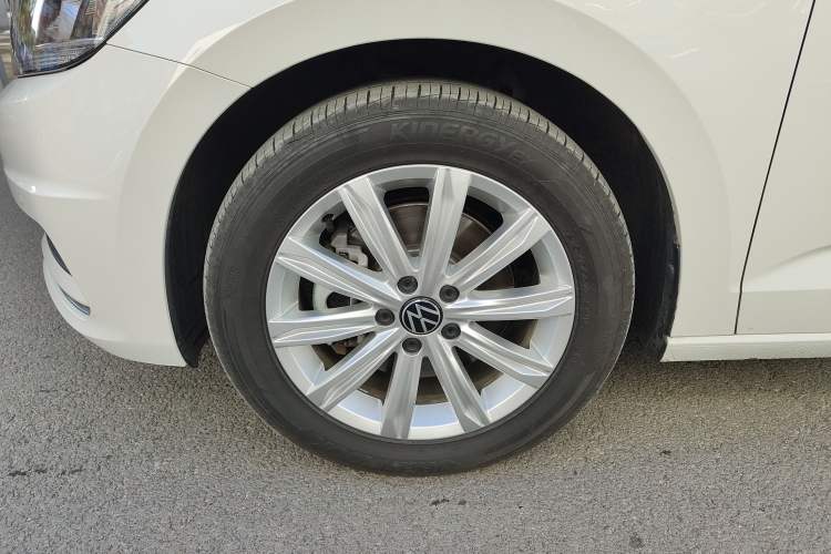 Used Volkswagen Touran 2021 Touran L 280TSI DSG Comfort Edition 7 Seats Left Front Wheel Hub