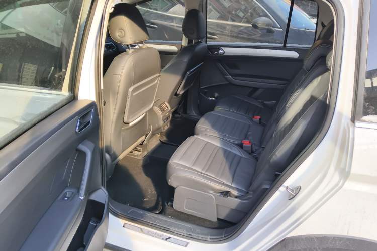 Used Volkswagen Touran 2021 Volkswagen Touran L 280TSI DSG Boundary Edition 7-Seater Left Rear Seat