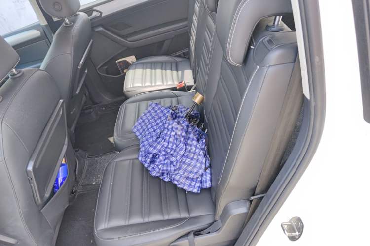 Used Volkswagen Touran 2021 Volkswagen Touran L 280TSI DSG Style Edition 7 Seats Left Rear Seat
