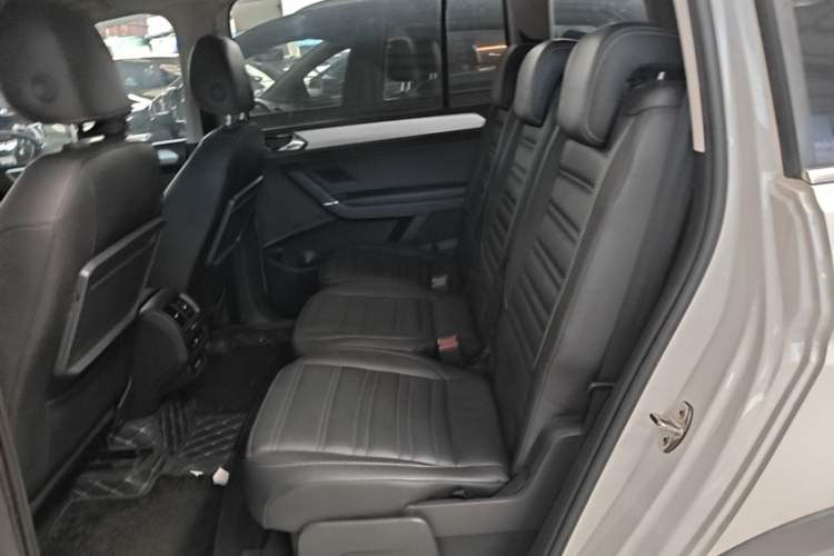 Used Volkswagen Touran 2021 Volkswagen Touran L 280TSI DSG Boundary Edition 7-Seater Left Rear Seat