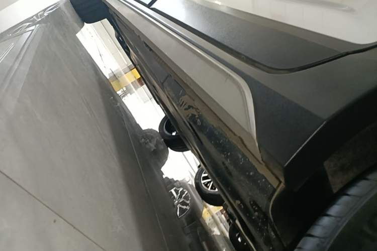 Used Volkswagen Touran 2021 Tiguan L 280TSI DSG Boundary Edition 6-Seater Left Side Sill