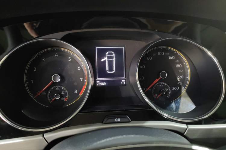Used Volkswagen Touran 2021 Touran L 280TSI DSG Comfort Edition 7 Seats Odometer Close Up