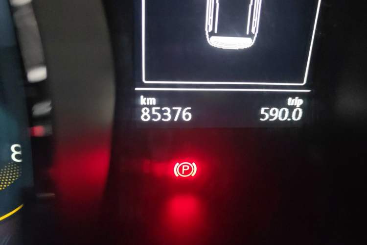 Used Volkswagen Touran 2021 Volkswagen Touran L 280TSI DSG Boundary Edition 7-Seater Odometer Close Up
