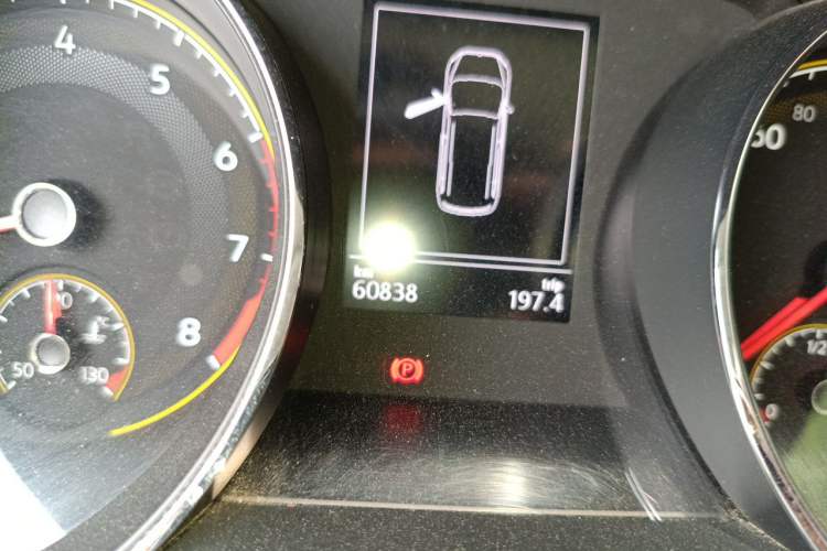 Used Volkswagen Touran 2021 Volkswagen Touran L 280TSI DSG Boundary Edition 7-Seater Odometer Close Up