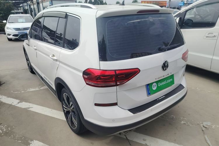 Used Volkswagen Touran 2021 Volkswagen Touran L 280TSI DSG Boundary Edition 7-Seater Rear Left 45 Deg
