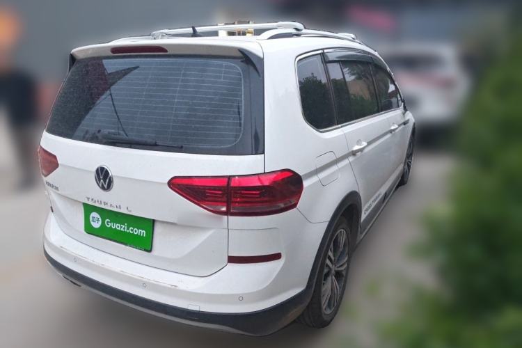 Used Volkswagen Touran 2021 Volkswagen Touran L 280TSI DSG Boundary Edition 7-Seater Rear Right 45 Deg