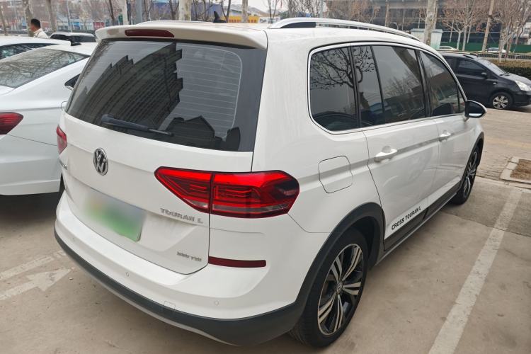 Used Volkswagen Touran 2021 Volkswagen Touran L 280TSI DSG Boundary Edition 7-Seater Rear Right 45 Deg