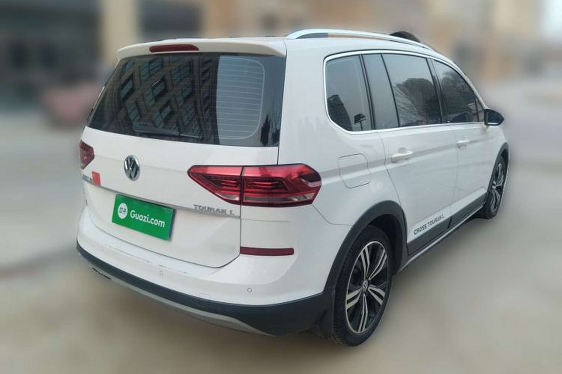 Used Volkswagen Touran 2021 Volkswagen Touran L 280TSI DSG Boundary Edition 7-Seater Rear Right 45 Deg