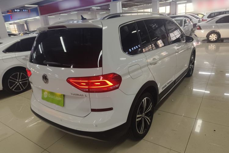 Used Volkswagen Touran 2021 Volkswagen Touran L 280TSI DSG Boundary Edition 7-Seater Rear Right 45 Deg