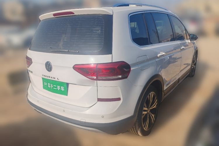 Used Volkswagen Touran 2021 Volkswagen Touran L 280TSI DSG Boundary Edition 7-Seater Rear Right 45 Deg