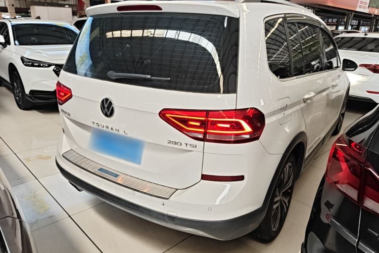 Used Volkswagen Touran 2021 Volkswagen Touran L 280TSI DSG Boundary Edition 7-Seater Rear Right 45 Deg