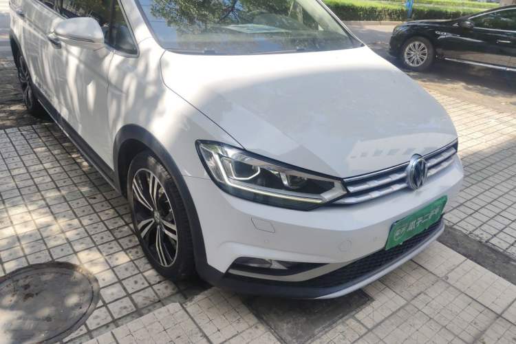 Used Volkswagen Touran 2021 Tiguan L 280TSI DSG Boundary Edition 6-Seater Right Front Headlight