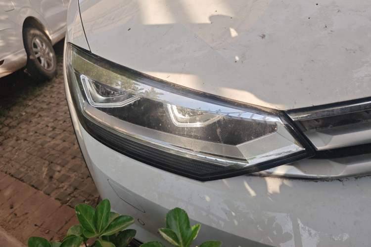 Used Volkswagen Touran 2021 Volkswagen Touran L 280TSI DSG Boundary Edition 7-Seater Right Front Headlight