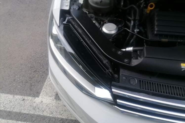 Used Volkswagen Touran 2021 Touran L 280TSI DSG Comfort Edition 7 Seats Right Front Headlight