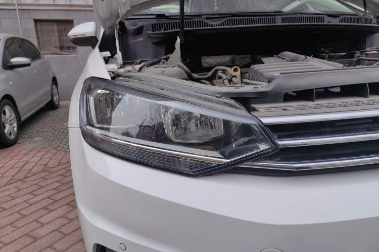 Used Volkswagen Touran 2021 Touran L 280TSI DSG Comfort Edition 7 Seats Right Front Headlight