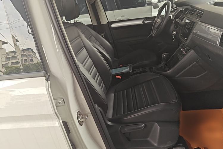 Used Volkswagen Touran 2021 Volkswagen Touran L 280TSI DSG Style Edition 7 Seats Right Front Seat