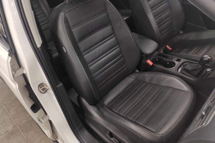 Used Volkswagen Touran 2021 Tiguan L 280TSI DSG Boundary Edition 6-Seater Right Front Seat