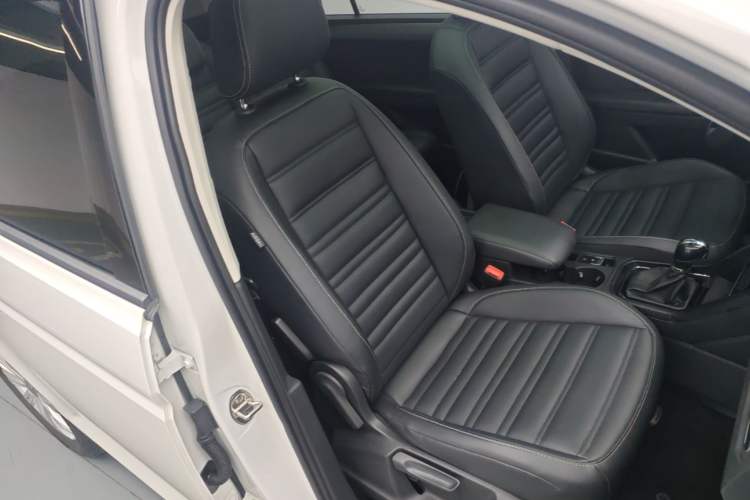 Used Volkswagen Touran 2021 Touran L 280TSI DSG Comfort Edition 7 Seats Right Front Seat