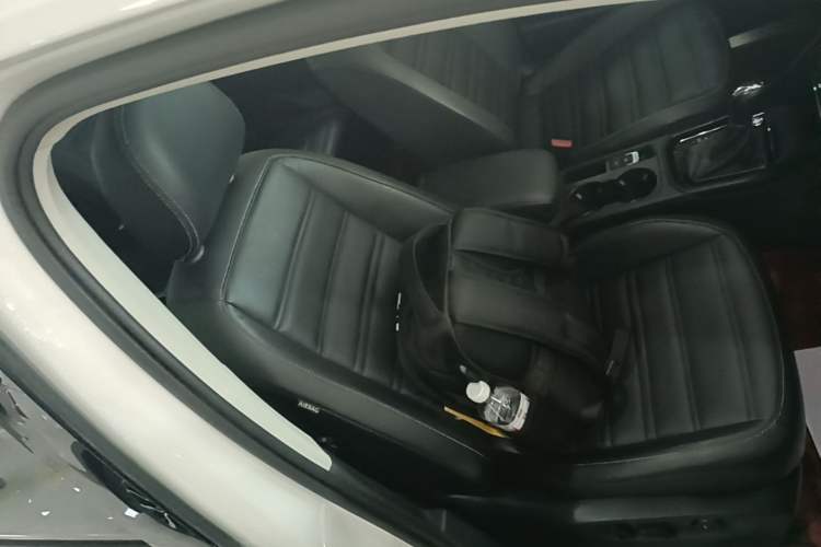 Used Volkswagen Touran 2021 Tiguan L 280TSI DSG Boundary Edition 6-Seater Right Front Seat