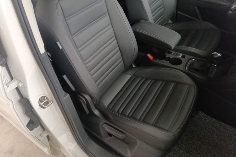 Used Volkswagen Touran 2021 Volkswagen Touran L 280TSI DSG Style Edition 7 Seats Right Front Seat