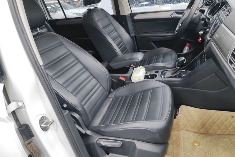 Used Volkswagen Touran 2021 Touran L 280TSI DSG Comfort Edition 7 Seats Right Front Seat