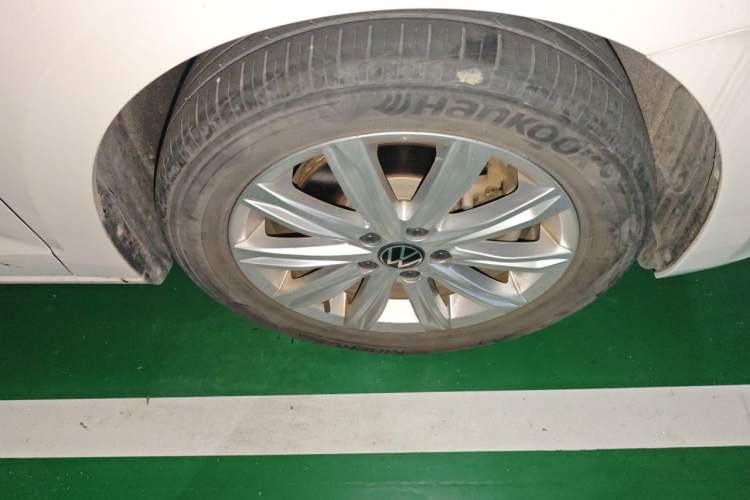 Used Volkswagen Touran 2021 Touran L 280TSI DSG Comfort Edition 7 Seats Right Front Wheel Hub