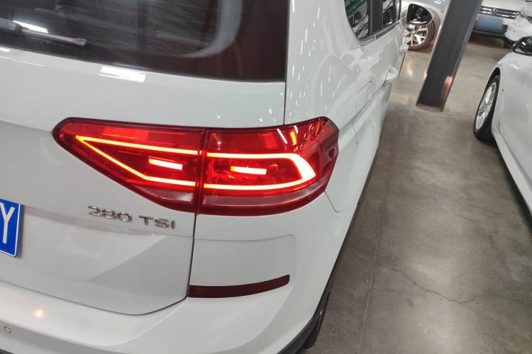 Used Volkswagen Touran 2021 Tiguan L 280TSI DSG Boundary Edition 6-Seater Right Rear Taillight