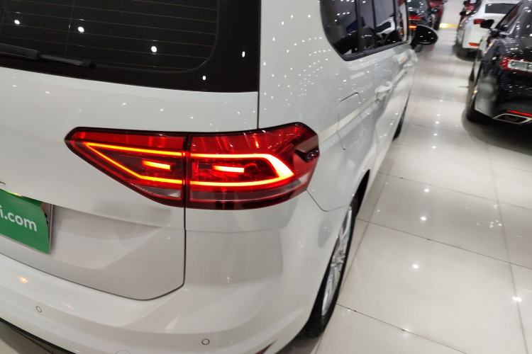 Used Volkswagen Touran 2021 Touran L 280TSI DSG Comfort Edition 7 Seats Right Rear Taillight