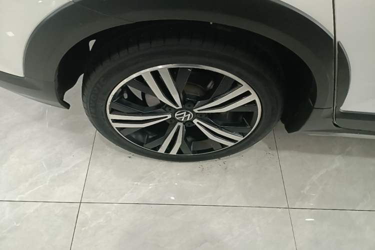 Used Volkswagen Touran 2021 Tiguan L 280TSI DSG Boundary Edition 6-Seater Right Rear Wheel Hub
