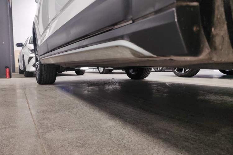 Used Volkswagen Touran 2021 Tiguan L 280TSI DSG Boundary Edition 6-Seater Right Side Sill
