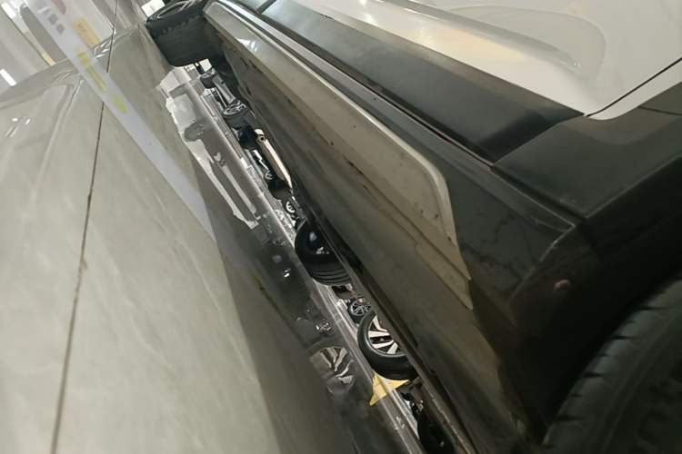 Used Volkswagen Touran 2021 Tiguan L 280TSI DSG Boundary Edition 6-Seater Right Side Sill