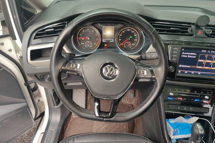 Used Volkswagen Touran 2021 Volkswagen Touran L 280TSI DSG Boundary Edition 7-Seater Steering Wheel