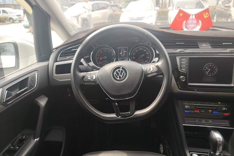 Used Volkswagen Touran 2021 Volkswagen Touran L 280TSI DSG Boundary Edition 7-Seater Steering Wheel