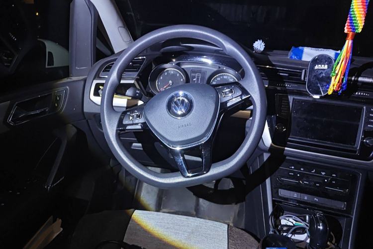 Used Volkswagen Touran 2021 Touran L 280TSI DSG Comfort Edition 7 Seats Steering Wheel