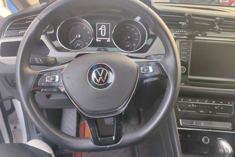 Used Volkswagen Touran 2021 Volkswagen Touran L 280TSI DSG Boundary Edition 7-Seater Steering Wheel