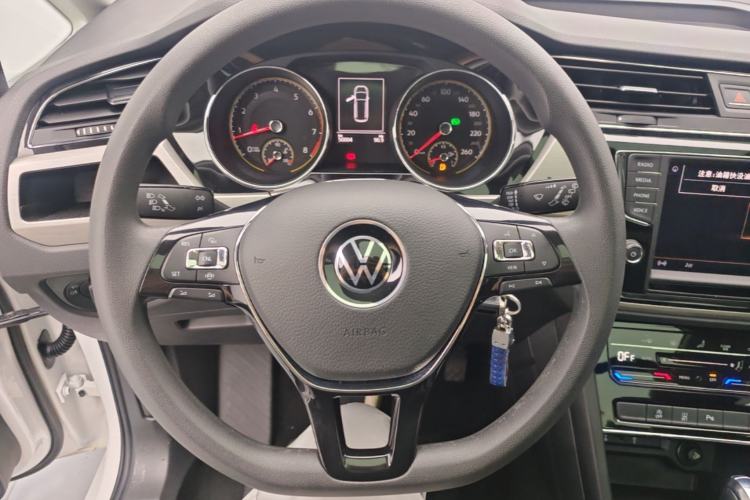 Used Volkswagen Touran 2021 Touran L 280TSI DSG Comfort Edition 7 Seats Steering Wheel