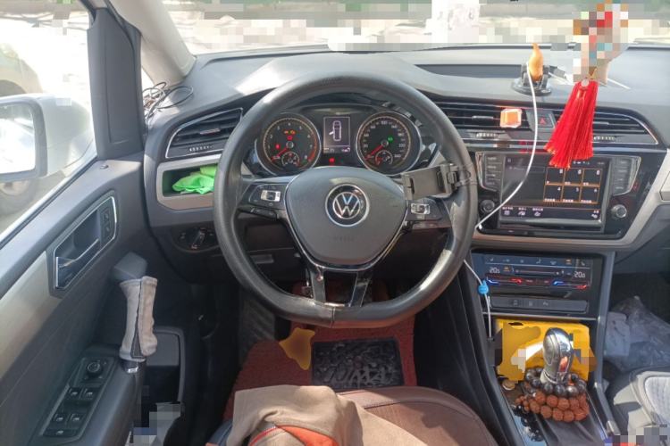 Used Volkswagen Touran 2021 Volkswagen Touran L 280TSI DSG Boundary Edition 7-Seater Steering Wheel