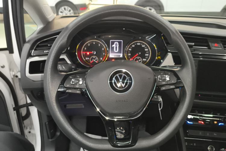Used Volkswagen Touran 2021 Touran L 280TSI DSG Comfort Edition 7 Seats Steering Wheel