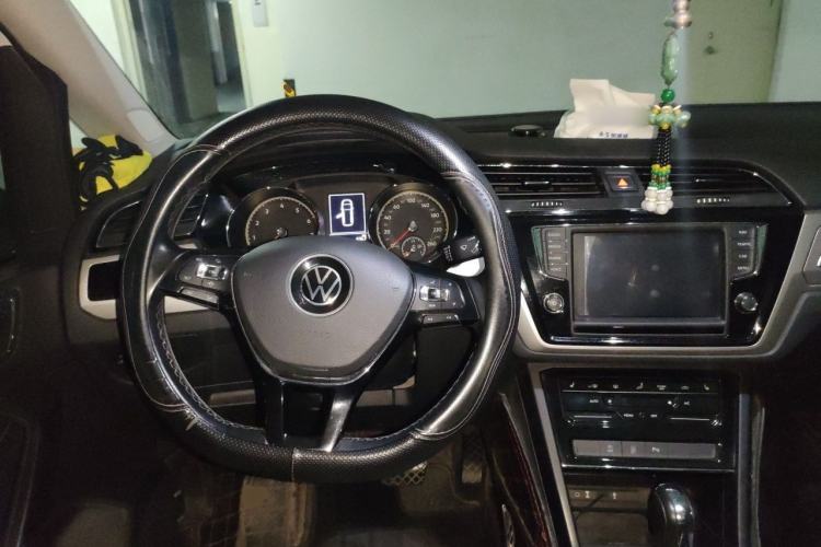 Used Volkswagen Touran 2021 Volkswagen Touran L 280TSI DSG Boundary Edition 7-Seater Steering Wheel