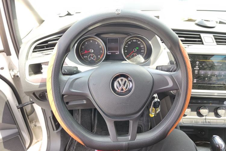 Used Volkswagen Touran 2021 Volkswagen Touran L 280TSI DSG Style Edition 7 Seats Steering Wheel